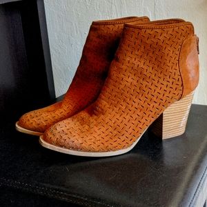 Size 9.5 Brown suede look ankle booties